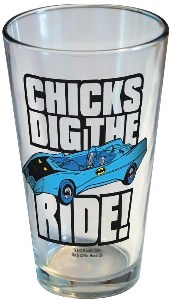 DC Comics - Batman Chicks Dig the Ride